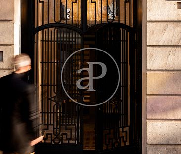 Furnished penthouse with terrace in Paseo de Gracia - Photo 1