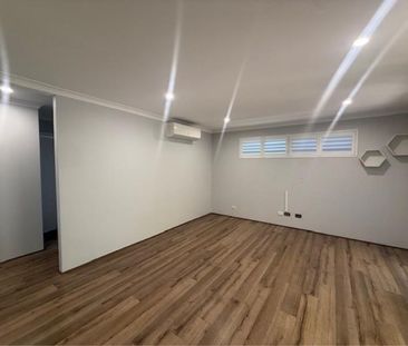 24 Freesia St, Piara Waters - Photo 2