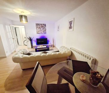 Room in a Shared Flat, Corbidge Court, SE8 - Photo 6