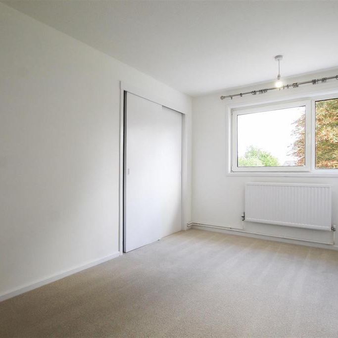 3 bedroom end of terrace house to rent - Photo 1