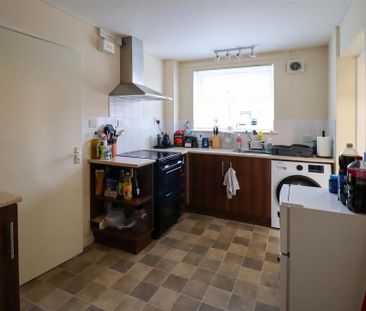 1 bedroom ground floor flat to rent - Photo 3