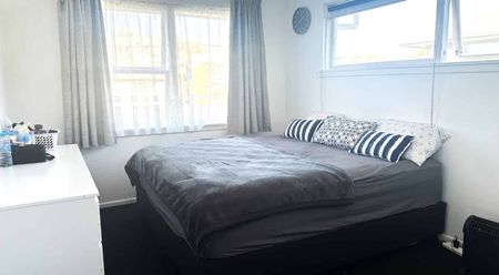 Family Living - Photo 3