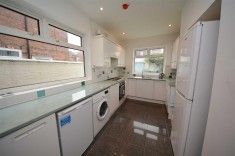 1 bed Room for Rent - Photo 2