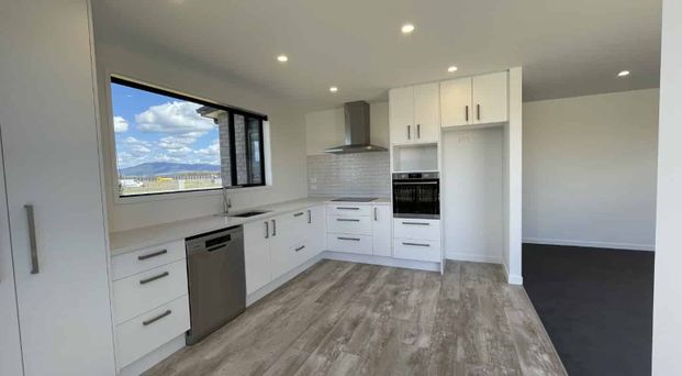 Bronze Delight - Photo 1