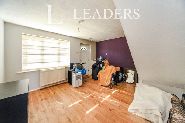 2 bedroom property to rent Coltsfoot Green, Luton, Bedfordshire, LU4 - Photo 1