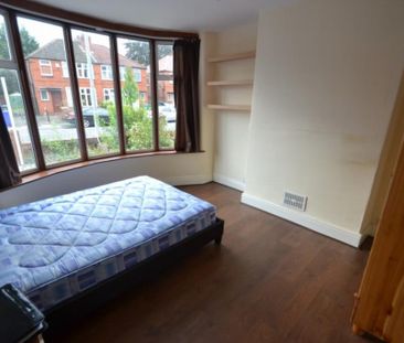 4 bedroom semi-detached house to rent - Photo 6