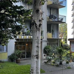 1 Bedroom Suite in the West End next to English Bay - Photo 2