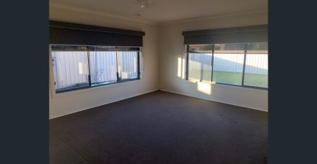 Perfect Family Home! - Photo 3