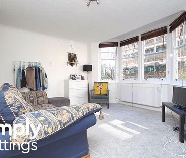 Studio to rent - Photo 2