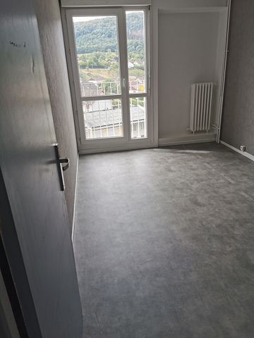 Location - Appartement T4 - 77 m² - Ornans - Photo 2