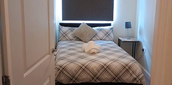 2 Bed Flat, Pelling St, E14 - Photo 2