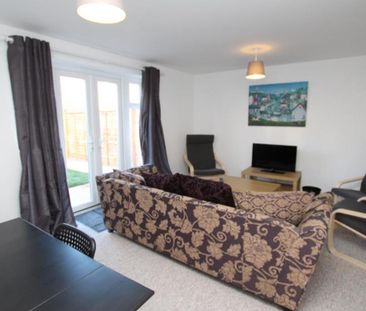 *** STUDENT HOUSE *** BILLS INCLUDED!!! A six double bedroom studen... - Photo 3