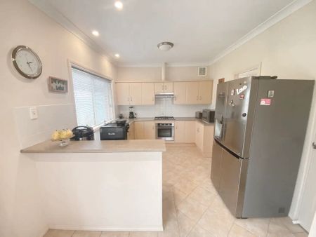 “Stunning Family Home with 2 Living Areas + Study” - Photo 2