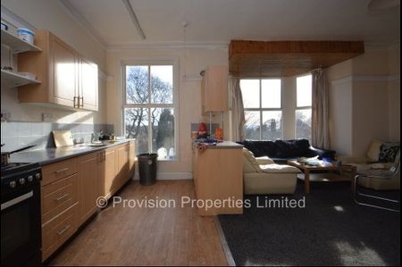 4 Bedroom Flats in Leeds - Photo 4