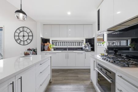 17B Helena Street, Clayton South VIC 3169 - Townhouse For Rent | Domain - Photo 5