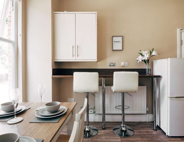 Brompton Avenue - Photo 1