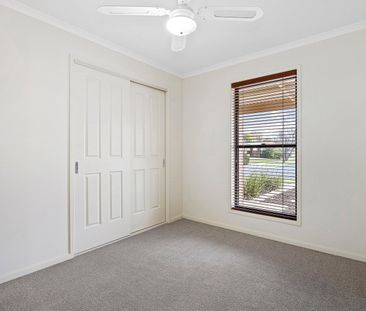 Low Maintenance 3 Bedroom Home in Prime Flora Hill - Photo 1