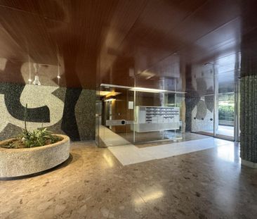 Superb 4-room through-house renovated with balcony - Photo 6