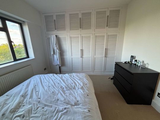 2 Bed Flat, Victoria Court, W3 - Photo 1