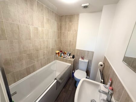 65 Hector Drive, Peterborough - Photo 3