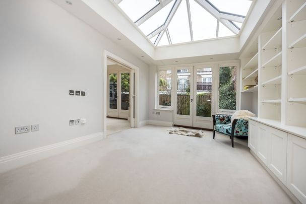 5 bedroom detached house to rent - Photo 1