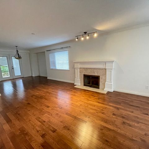 Spacious and Bright Three Bedrooms Plus Games Room (4th Bed) and Three Bathrooms - Photo 1