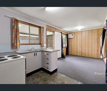 Air Conditioned Unit in West Mackay - Photo 2