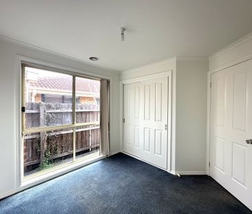 Charming 3 Bedroom Rental in Altona Meadows - Photo 2