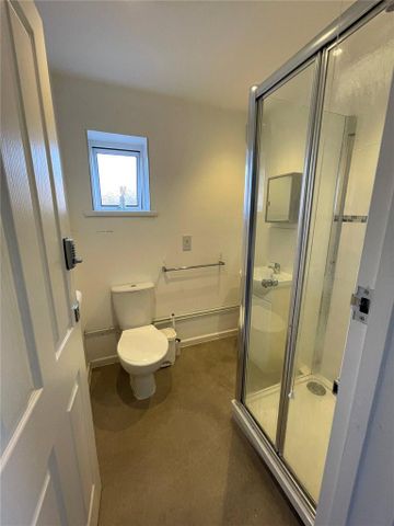1 bedroom in a house share to rent - Photo 5