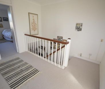 4 bedroom end of terrace house to rent - Photo 1