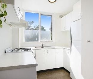 Bright One-Bedroom Apartment in Prime Avalon Location - Photo 3