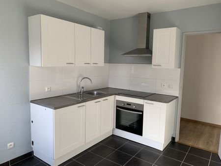 Location Appartement 4 pièces 96m² SARREGUEMINES 57200 - Photo 5