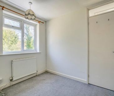 2 bedroom semi-detached house to rent - Photo 5
