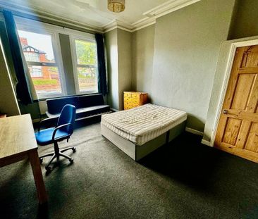 10 bedroom detached house to rent - Photo 1