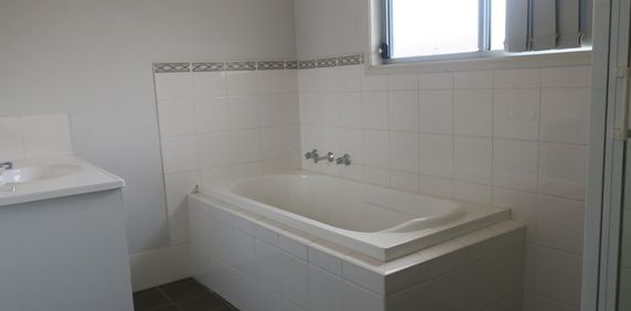Modern Townhouse!! - Photo 2