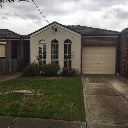 4A Olive Grove, Airport West VIC 3042 - Photo 4