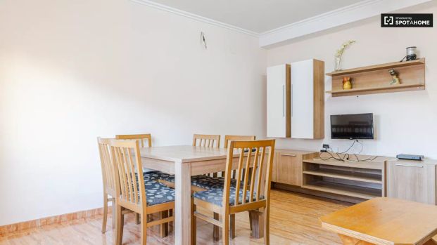 Single Bed in Cosy rooms for rent in 5-bedroom apartment in Quatre Carreres - Only students - Foto 1