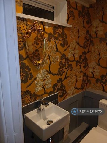 4 bedroom terraced house to rent - Photo 3