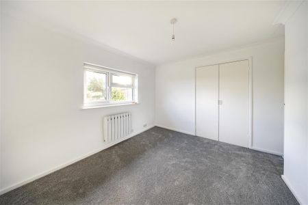 East Crescent - Photo 2