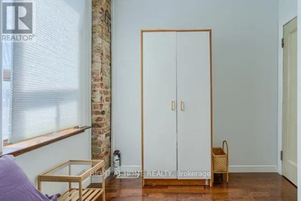 79 NIAGARA STREET - Photo 1