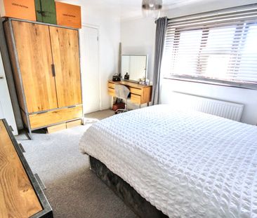 London Road, Wickford - Photo 6