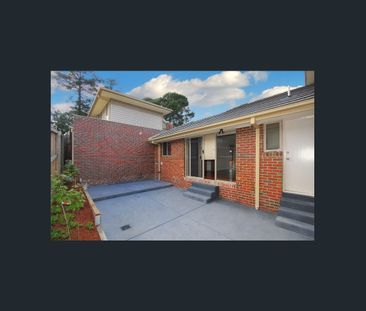 PERFECT TOWNHOUSE IN GREAT LOCATION - Photo 5