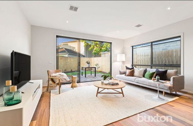 Brighton East - Photo 1