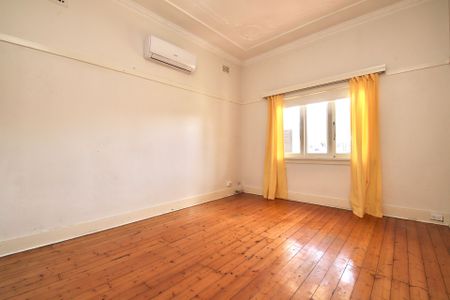 Three Bedroom Home - Photo 3