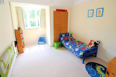 5 bedroom detached house to rent - Photo 3