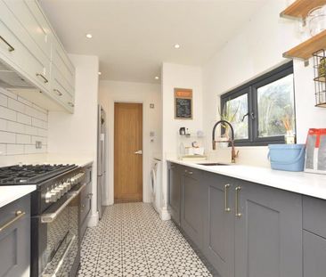 West Road, Reigate, Surrey, RH2 - Photo 3