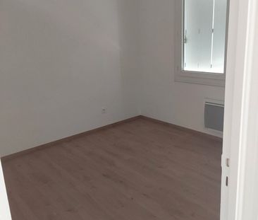 Location Appartement 4 pièces 81m² NARBONNE 11100 - Photo 4
