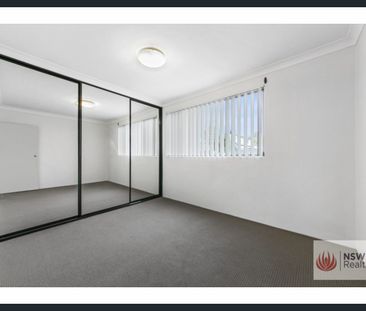 2 bedroom apartment - Walk to Campsie Train Station! - Photo 1