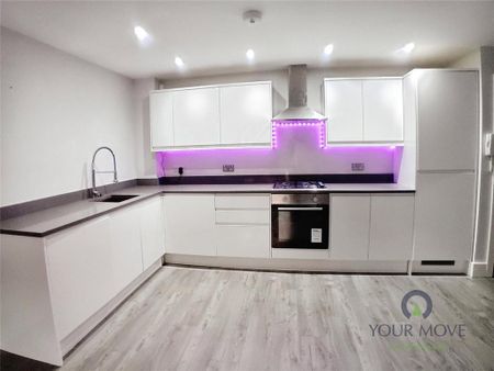 3 bedroom flat to rent - Photo 3