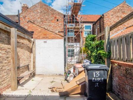 13, Earle Street - Photo 5